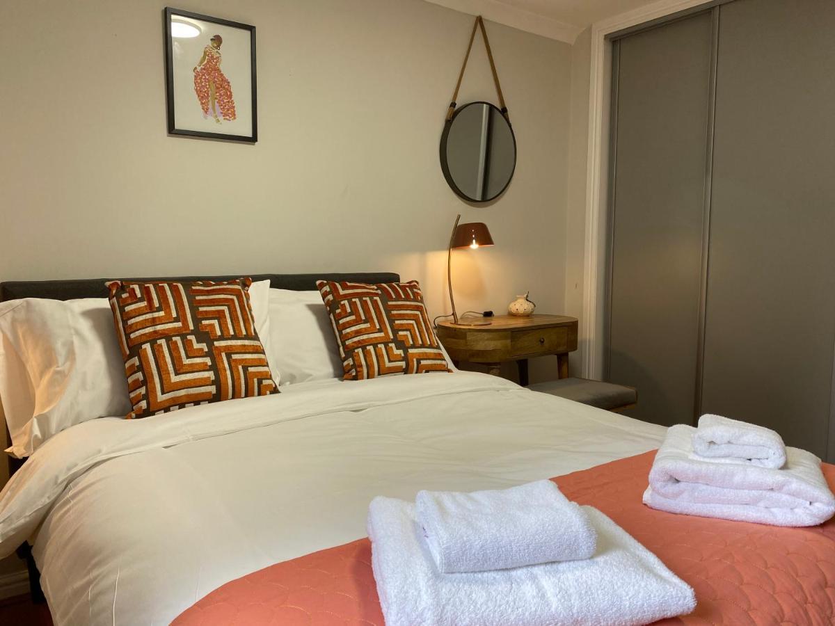 Private Main Door Lovely 2 Bedroom Apartment Edinburgh Exterior photo