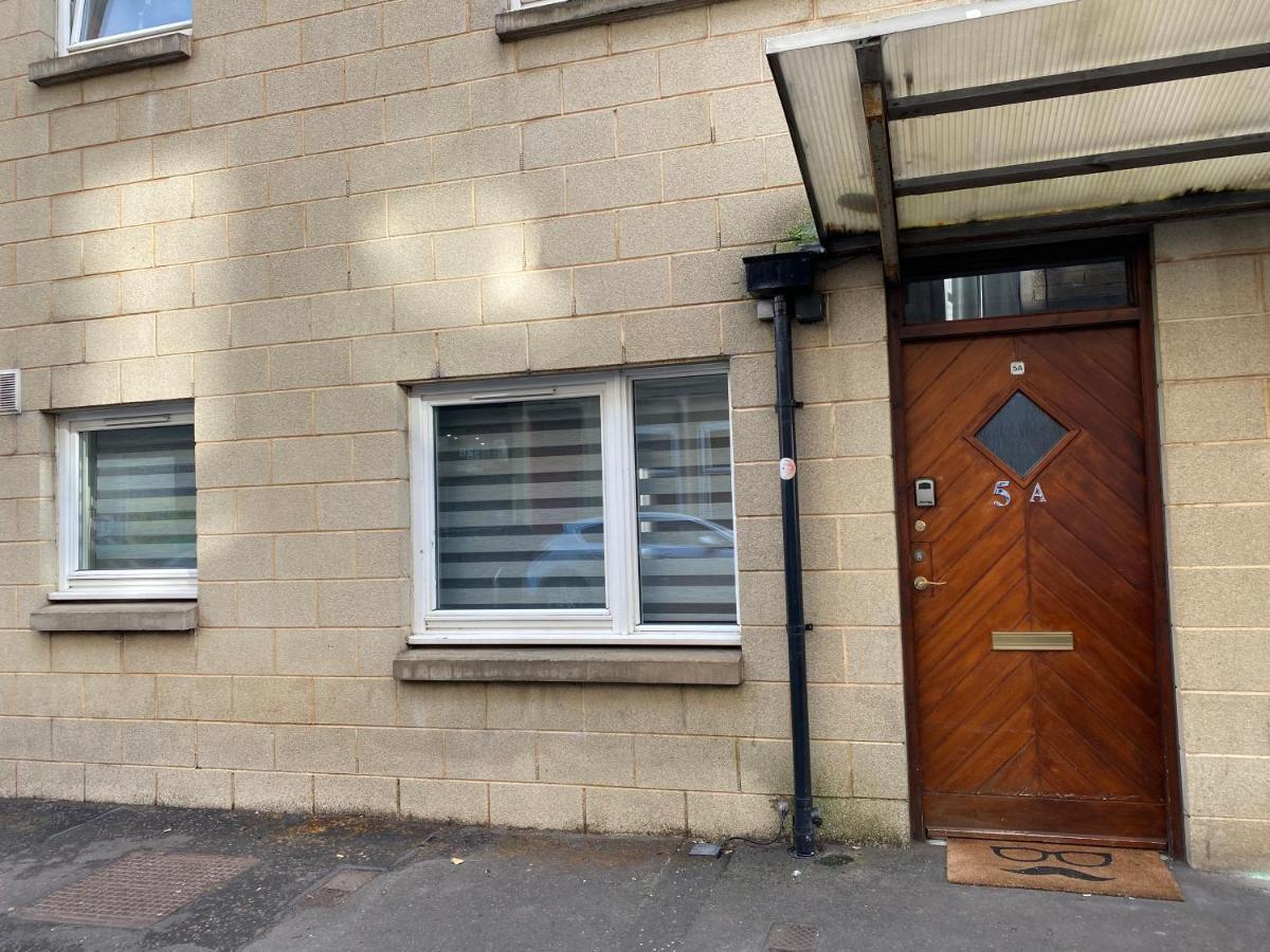 Private Main Door Lovely 2 Bedroom Apartment Edinburgh Exterior photo